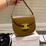 CELINE Triomphe Besace Bag - Image 4