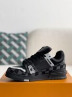 LOUIS VUITTON SNEAKERS - Image 4