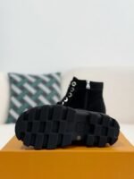 LOUIS VUITTON Round toe lace-up boots - Image 4