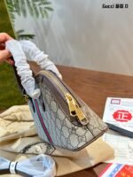 Gucci Shell Shoulder Bag - Image 5