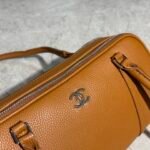 CHANEL 26SS 9161 Grained Leather Top Handle Tote Bag - Image 8