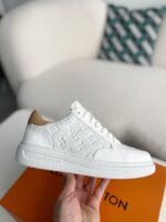 LOUIS VUITTON SNEAKERS - Image 6
