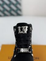 LOUIS VUITTON Round toe lace-up boots - Image 8