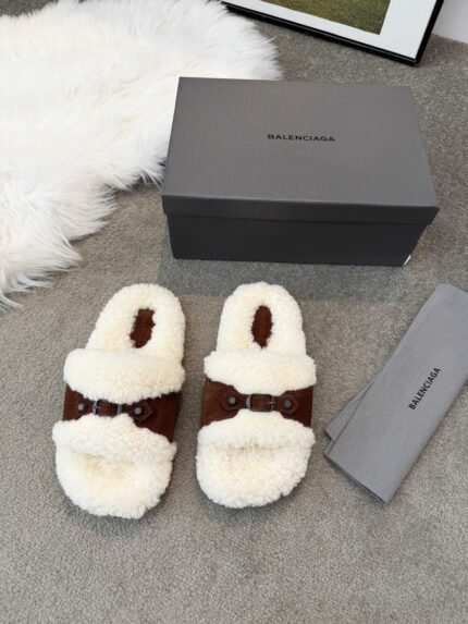 Balenciaga FW25 Fur Slides - Celebrity-Loved Genuine Sheepskin High-Gloss Cowhide