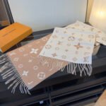 Louis Vuitton Reykjavik 2.0 Cashmere Monogram Scarf - Image 6