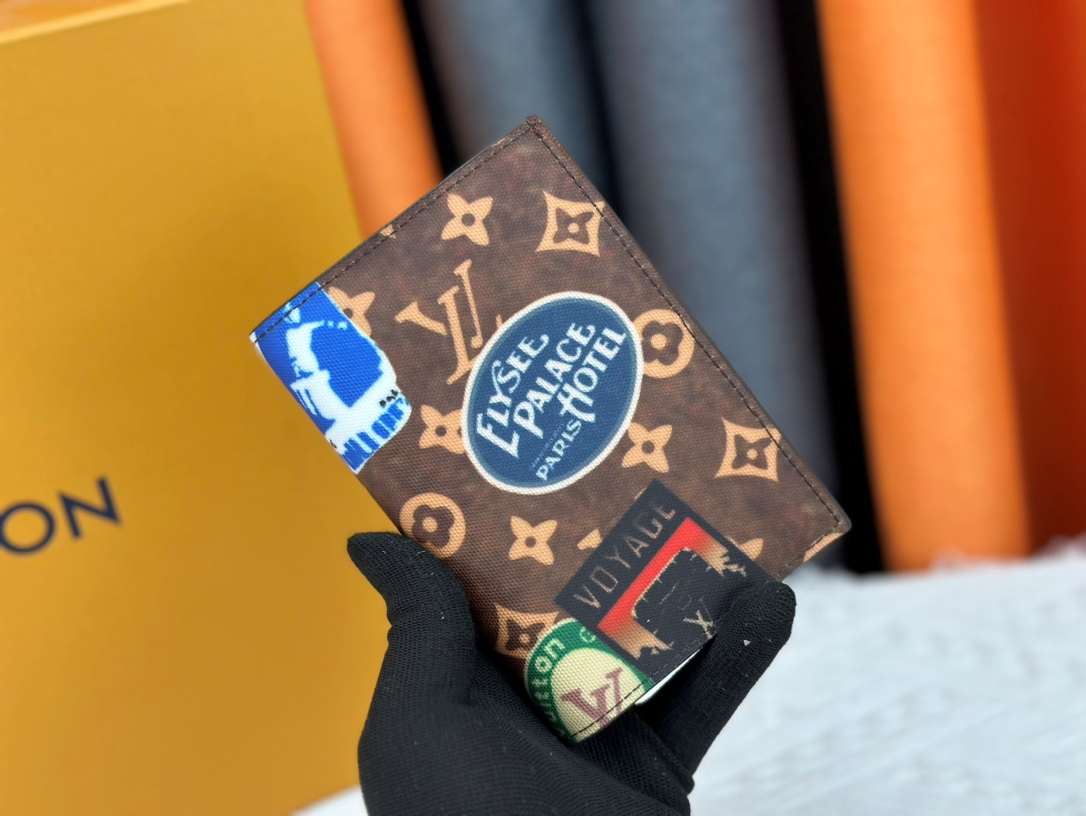 3506D8E3-E7B0-48C6-7589-328ABD18FD36 Louis Vuitton LV Flight Mode M83519 - Image 1