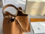 Louis Vuitton NeoNoe Shoulder Bag Handbag - Image 6
