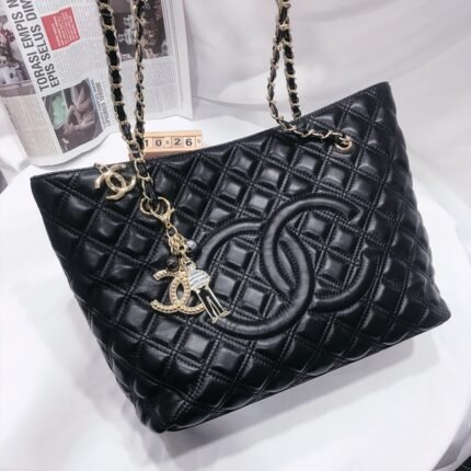 CHANEL Quilted Leather Chain Tote Bag 8836