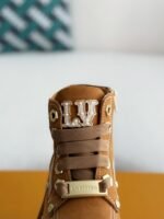 LOUIS VUITTON Round toe lace-up boots - Image 9