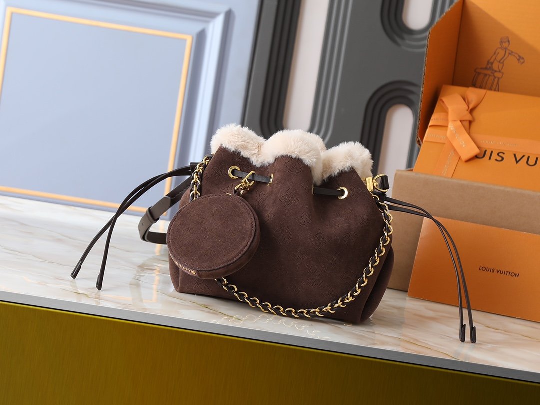 4fb3889475ff0fb2e284a84d2e36c628 LV M11839 M57201 M57070 Ski Bella Bag - Perforated Suede & Shearling - Image 1