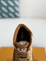 LOUIS VUITTON Round toe lace-up boots - Image 10