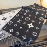 Louis Vuitton Reykjavik 2.0 Cashmere Monogram Scarf - Image 13