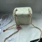 Chanel 24A Enamel CC Vanity Case 12cm Lambskin - Image 5