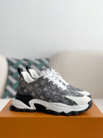 LOUIS VUITTON CASUAL SNEAKERS