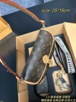 Louis Vuitton Baguette M46602 - Image 5