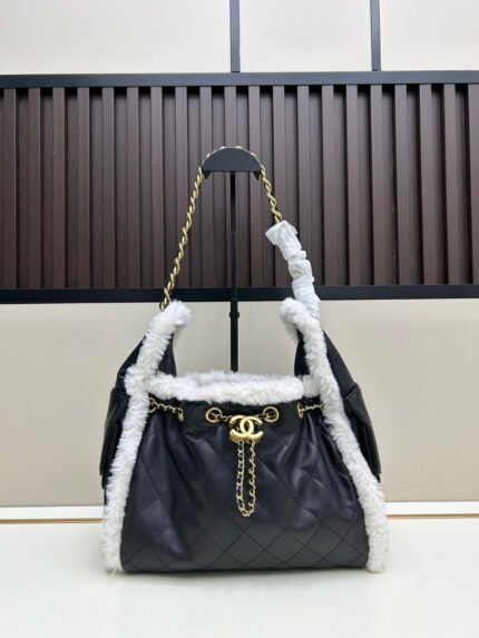 CHANEL 25S 1A007 Small Caviar Leather Hobo Bag