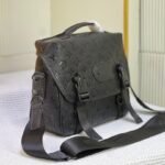 LV M46972 Trail Messenger - Monogram Macassar & Quick-Release Buckle