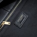 Saint Laurent LE 5 À 7 bea in grained leather Tote Bag - Image 10