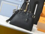 Louis Vuitton The Lock lt MM bag. M11214