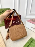 GUCCI Crossbody Camera Bag - Image 7
