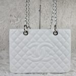 CHANEL GST 50995 Caviar Tote Bag - Image 29