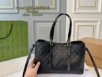 GUCCI Emblem monogram tote bag - Image 6