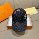 LV Baseball Cap - Iv Silk Screen Satin & Full-Grain Leather Gift Set - Image 5