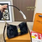 LV Fuzzy Horn Underarm | 25×15cm AW New Cute Baguette Style - Image 2