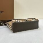 Burberry Flip Magnetic Buckle Bag - Image 11