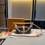 Louis Vuitton Pochette Mia - Image 2